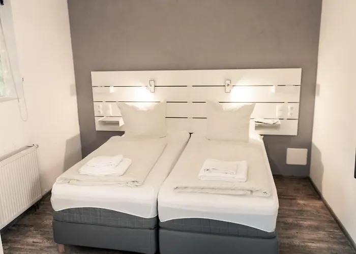 Scharfes Eck Πανσιόν Mühlacker